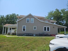 121 Brunswick Rd, Unit APT 6 in Troy, NY - Building Photo - Building Photo