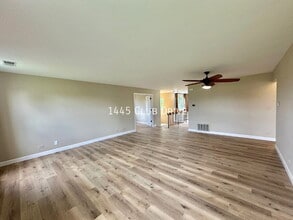 1445 Club Dr in Glendale Heights, IL - Building Photo - Building Photo