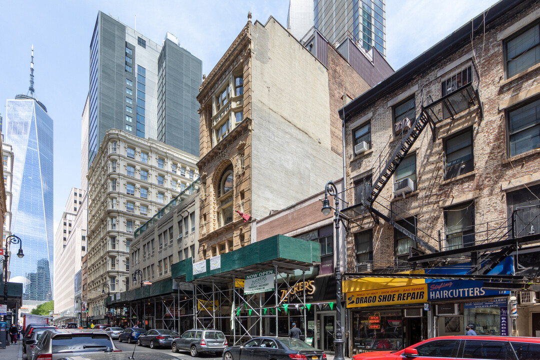 127 Fulton St in New York, NY - Building Photo