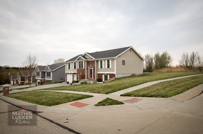 2202 Ponca Dr in Junction City, KS - Building Photo - Building Photo