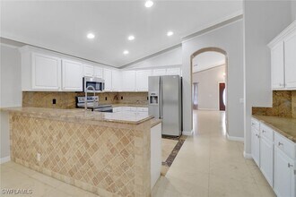 15028 Savannah Dr in Naples, FL - Building Photo - Building Photo