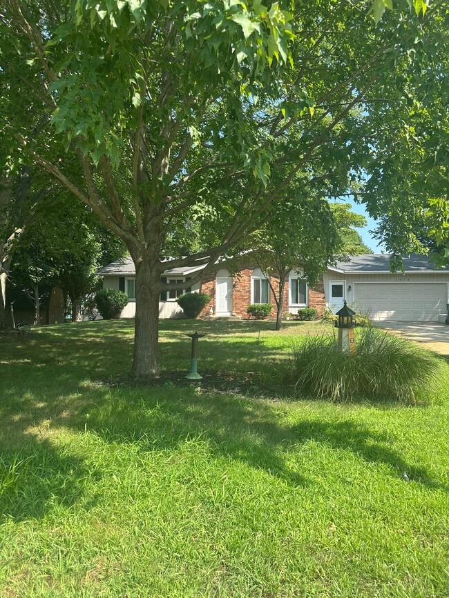 property at 2973 Memorial Dr