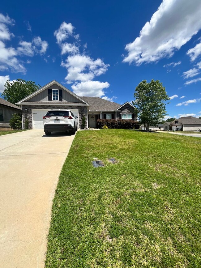 301 Gibson Cir in Kathleen, GA - Building Photo - Building Photo