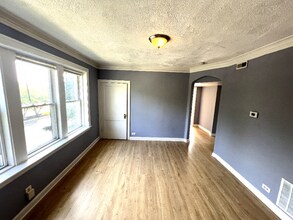 915 W 95th St in Chicago, IL - Building Photo - Building Photo