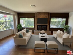 5029 Westpark Dr in Los Angeles, CA - Building Photo - Building Photo