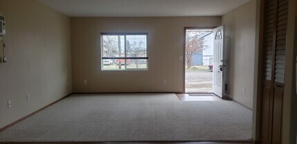 3431-3433 E Montgomery Ave in Spokane, WA - Building Photo - Building Photo