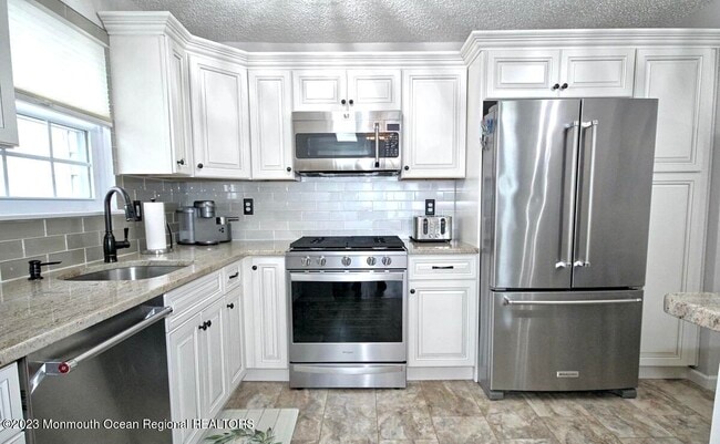 148 Tulip Ln in Freehold, NJ - Building Photo - Building Photo