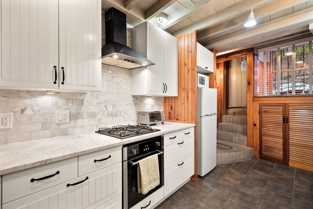 6 N Hudson St in Boston, MA - Building Photo