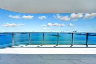700 NE 24th St, Unit 2901 in Miami, FL - Building Photo