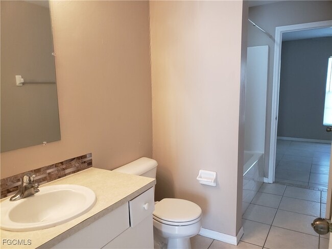 1904 NE 33rd Terrace