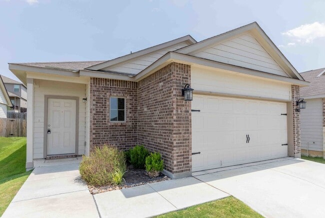 10415 Beachball Bnd in Converse, TX - Building Photo - Building Photo
