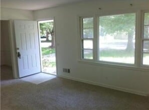 10104 White Ave in Kansas City, MO - Building Photo - Building Photo