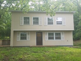 10190 Stoltz Dr in Rolla, MO - Building Photo