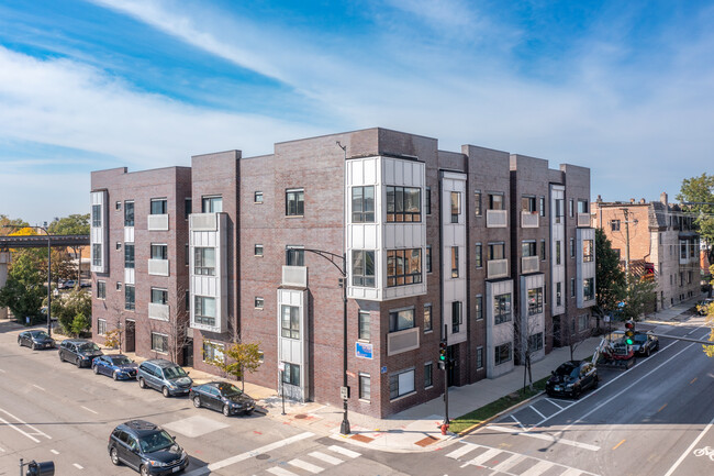 Paulina Park Apartments in Chicago, IL - Building Photo - Building Photo