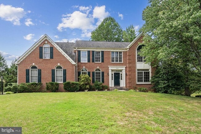 property at 18862 Crossroads Ct