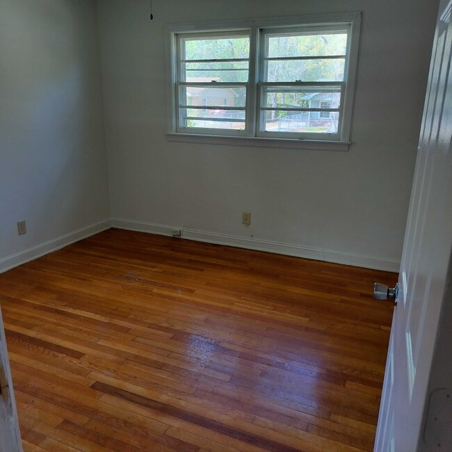 404 Madeline Dr in Goose Creek, SC - Foto de edificio - Building Photo