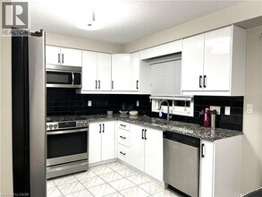 750 Lawrence St in Cambridge, ON - Building Photo - Building Photo