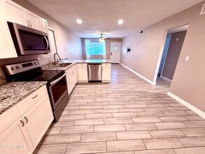 937 N Wedgewood Dr in Mesa, AZ - Building Photo - Building Photo