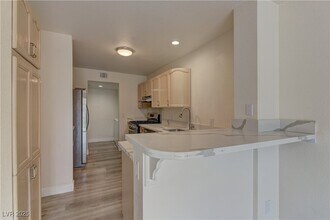 7745 Almeria St in Las Vegas, NV - Foto de edificio - Building Photo