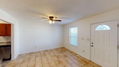 2229 Symmes St in Cincinnati, OH - Building Photo - Building Photo