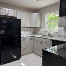 2060 Montreat Dr in Vestavia Hills, AL - Building Photo - Building Photo