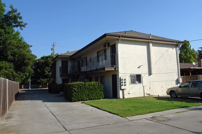 Porter Ave Apartments in Stockton, CA - Building Photo - Building Photo