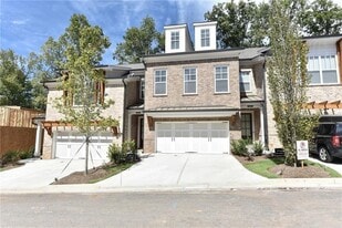 5236 Cresslyn Rdg in Alpharetta, GA - Building Photo