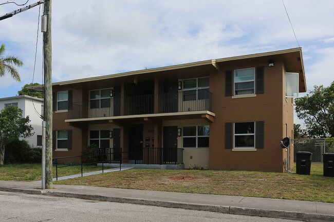 529 21st St in West Palm Beach, FL - Building Photo - Building Photo