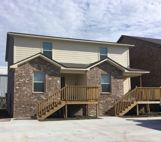 1307 Oil Center Dr in New Iberia, LA - Building Photo - Building Photo