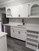 107 Kennedy Dr in Bridgeport, CT - Building Photo - Building Photo