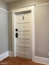 1035 SE 14th Ave-Unit -#3 in Portland, OR - Building Photo - Building Photo