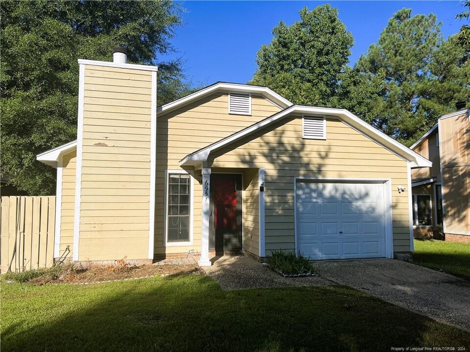 6951 Timberwood Dr in Fayetteville, NC - Building Photo