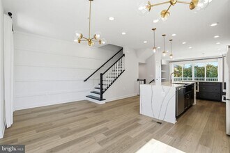 3599 Aster St in Fairfax, VA - Foto de edificio - Building Photo