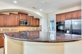 31 Middle Gate Pl in Spring, TX - Building Photo - Building Photo