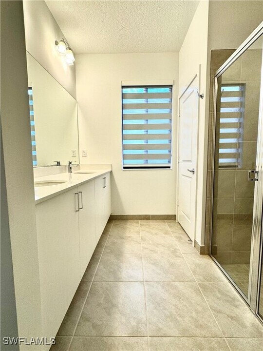 5112 Nevola Ave in Ave Maria, FL - Foto de edificio