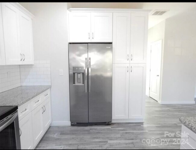 5637 2nd St in Charlotte, NC - Building Photo - Building Photo