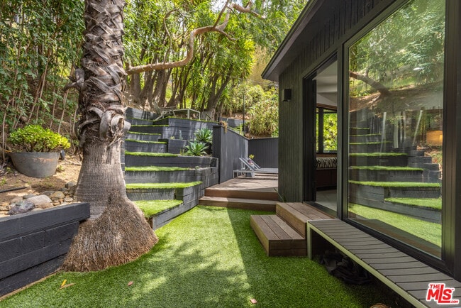 3112 Ledgewood Dr in Los Angeles, CA - Building Photo - Building Photo