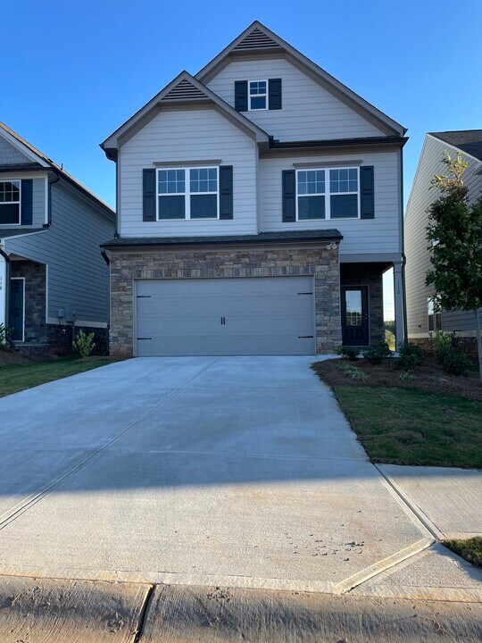 112 Briarwood Dr E in Dawsonville, GA - Building Photo