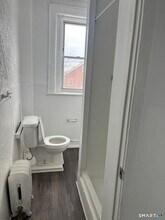 86 Pequonnock St, Unit 36 in Bridgeport, CT - Foto de edificio - Building Photo