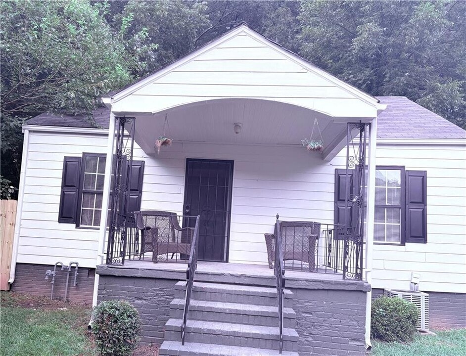 1521 Mims St SW in Atlanta, GA - Building Photo