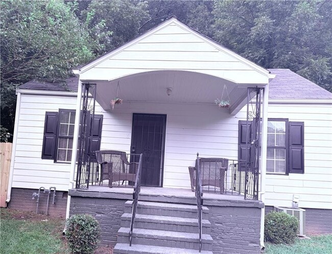 property at 1521 Mims St SW