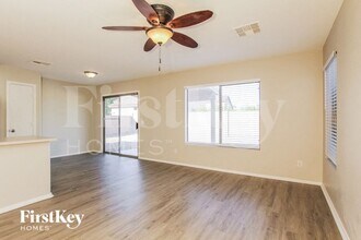 15890 W Cottonwood St in Surprise, AZ - Foto de edificio - Building Photo