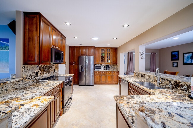 5512 SE Nassau Terrace in Stuart, FL - Building Photo - Building Photo
