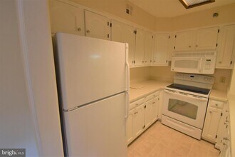 1301 N Courthouse Rd-Unit -1505 in Arlington, VA - Foto de edificio - Building Photo
