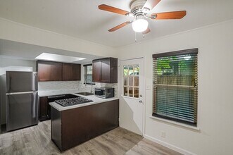 7800 Northcrest Blvd in Austin, TX - Building Photo - Building Photo