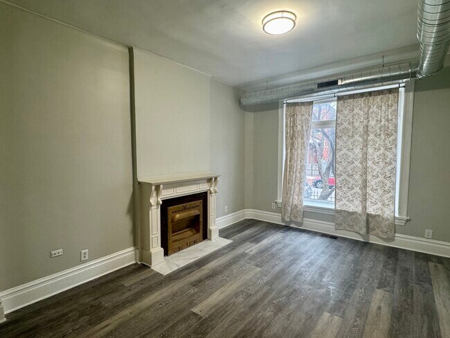 1345 N Maplewood Ave in Chicago, IL - Building Photo - Building Photo