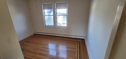 27 Jackson St, Unit 2nd Floor in Little Falls, NJ - Foto de edificio - Building Photo