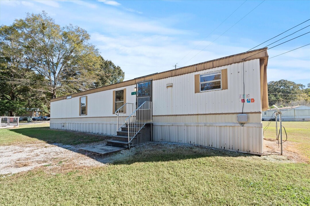107 Cameron Cir in Muscle Shoals, AL - Building Photo
