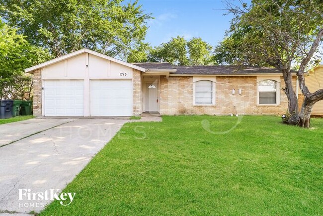 property at 1715 Glenview Ln