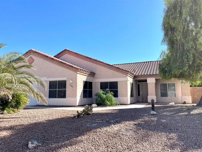 2290 Shooting Star Dr in Bullhead City, AZ - Building Photo - Building Photo